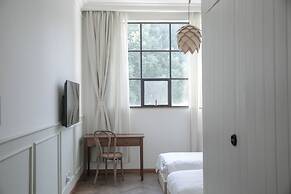 Iris House Hotel