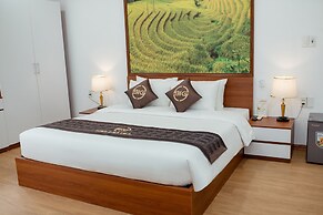 BIG HOTEL LÀO CAI