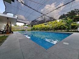 CMJ Private Resort