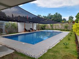 CMJ Private Resort