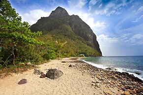 Authentic St. Lucian Experience At Prestigious Villa - Colibri Cottage