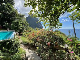 Authentic St. Lucian Experience At Prestigious 2-bed Villa - Colibri C