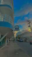 Blue Island Hotel