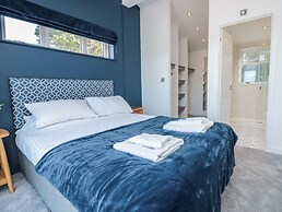 Buttercup Lodge