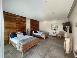 Luxury Palms