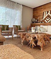 Luxury Palms