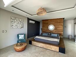 Luxury Palms