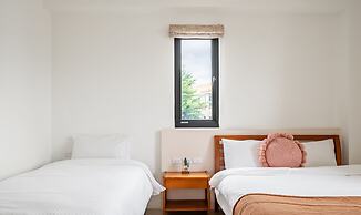 Pet Rainbow Maison Resort Hotel