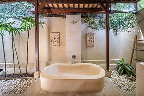 Villa Sembira, Seminyak