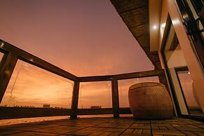 Luxury Houseboat