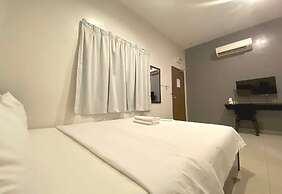 OYO 89715 CK Hotel 2