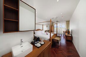 Lanna Inthan Hotel & Resort