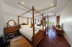 Lanna Inthan Hotel & Resort