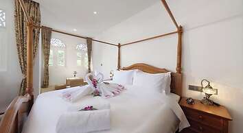 Lanna Inthan Hotel & Resort