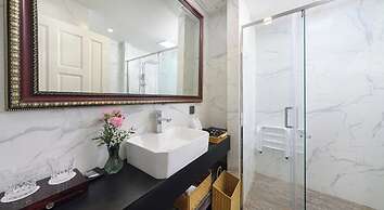 Lanna Inthan Hotel & Resort