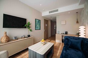 Monday Hotel