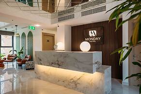 Monday Hotel