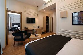 Monday Hotel