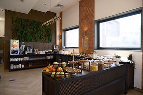 Monday Hotel