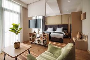 Monday Hotel