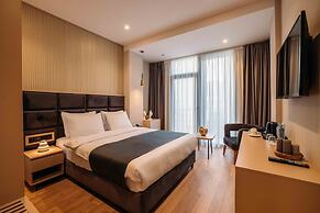 Monday Hotel