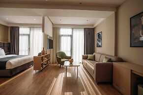 Monday Hotel
