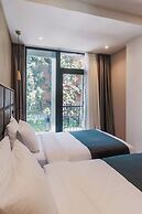 Monday Hotel