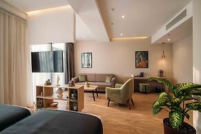 Monday Hotel