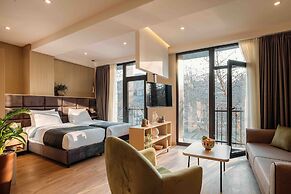 Monday Hotel