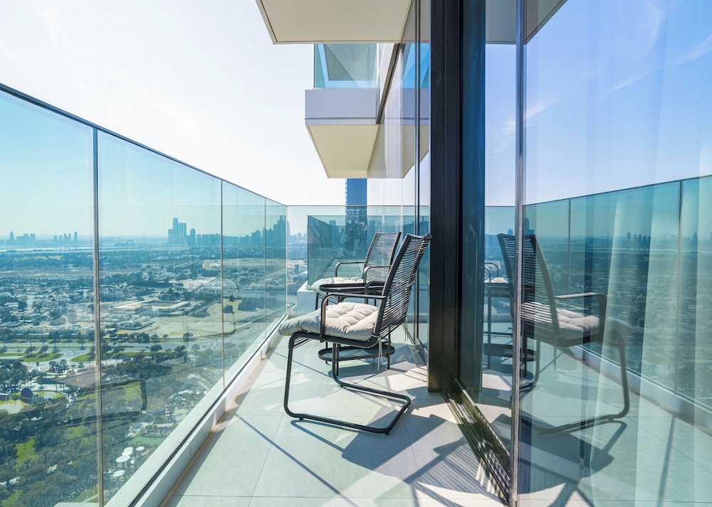 HomesGetaway-2BR Apt in 1 Residences