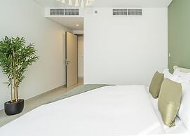 HomesGetaway-2BR Apt in 1 Residences