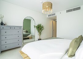 HomesGetaway-2BR Apt in 1 Residences