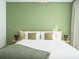 HomesGetaway-2BR Apt in 1 Residences