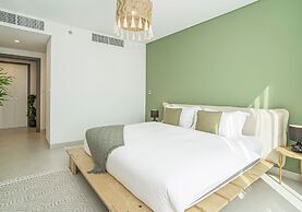 HomesGetaway-2BR Apt in 1 Residences