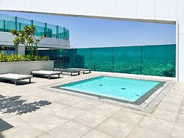 HomesGetaway-2BR Apt in 1 Residences
