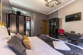 La Belle 10 Boutique Hotel