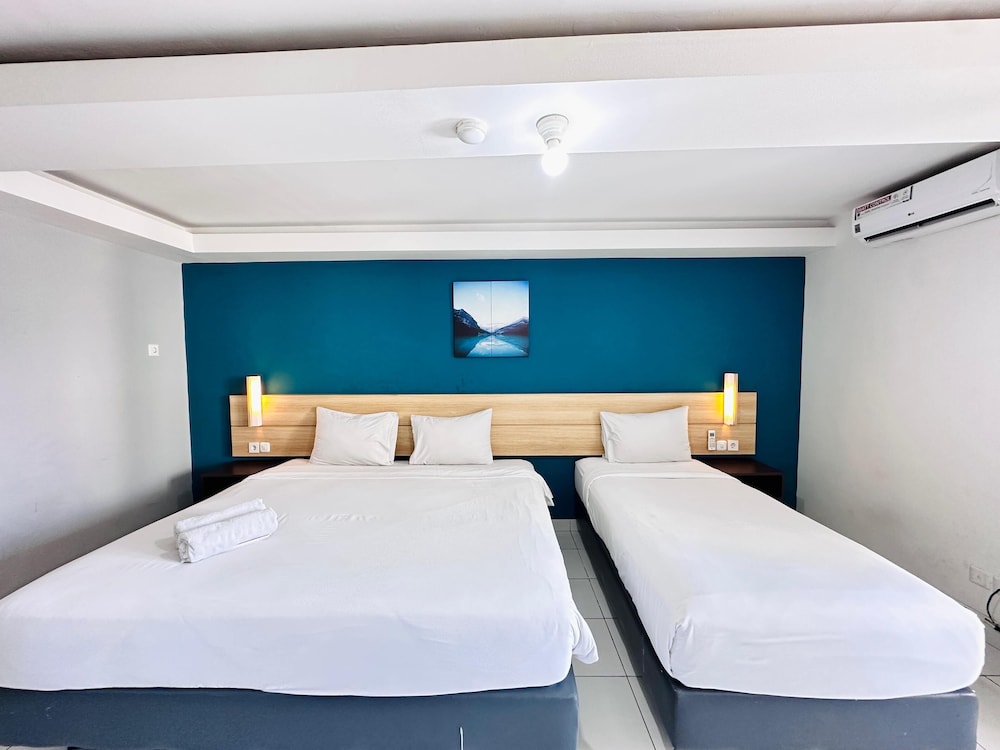 IZI COZI HOTEL KEMAYORAN