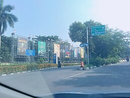 IZI COZI HOTEL KEMAYORAN