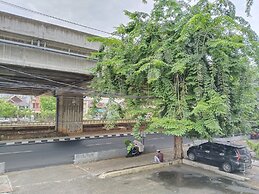 Metro Hotel Bekasi by Cocotel