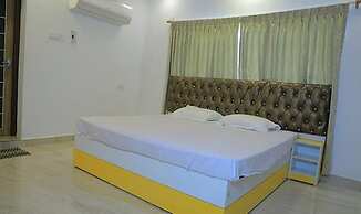 Fabhotel Octagon Beach Resort