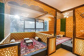 Fabhotel Grand Broholic