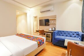 FabHotel JHS Studio- Nr. Phase 1 Metro Station Gurgaon