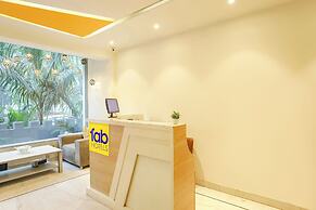 FabHotel JHS Studio- Nr. Phase 1 Metro Station Gurgaon