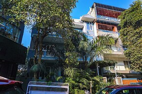 FabHotel JHS Studio- Nr. Phase 1 Metro Station Gurgaon