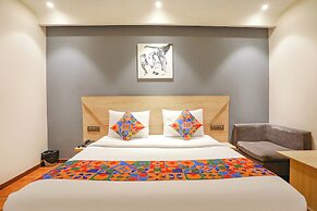 FabHotel JHS Studio- Nr. Phase 1 Metro Station Gurgaon