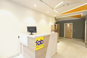 FabHotel JHS Studio- Nr. Phase 1 Metro Station Gurgaon