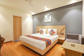 FabHotel JHS Studio- Nr. Phase 1 Metro Station Gurgaon
