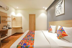 FabHotel JHS Studio- Nr. Phase 1 Metro Station Gurgaon