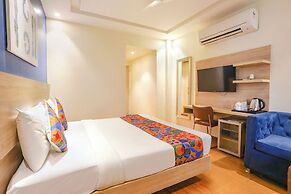 FabHotel JHS Studio- Nr. Phase 1 Metro Station Gurgaon