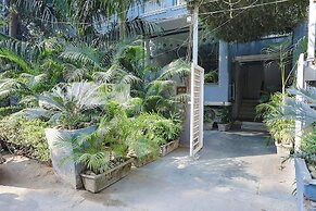 FabHotel JHS Studio- Nr. Phase 1 Metro Station Gurgaon